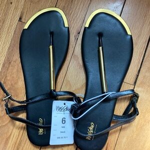 Mossimo black with gold bar strap sandals. Size 6 NWT